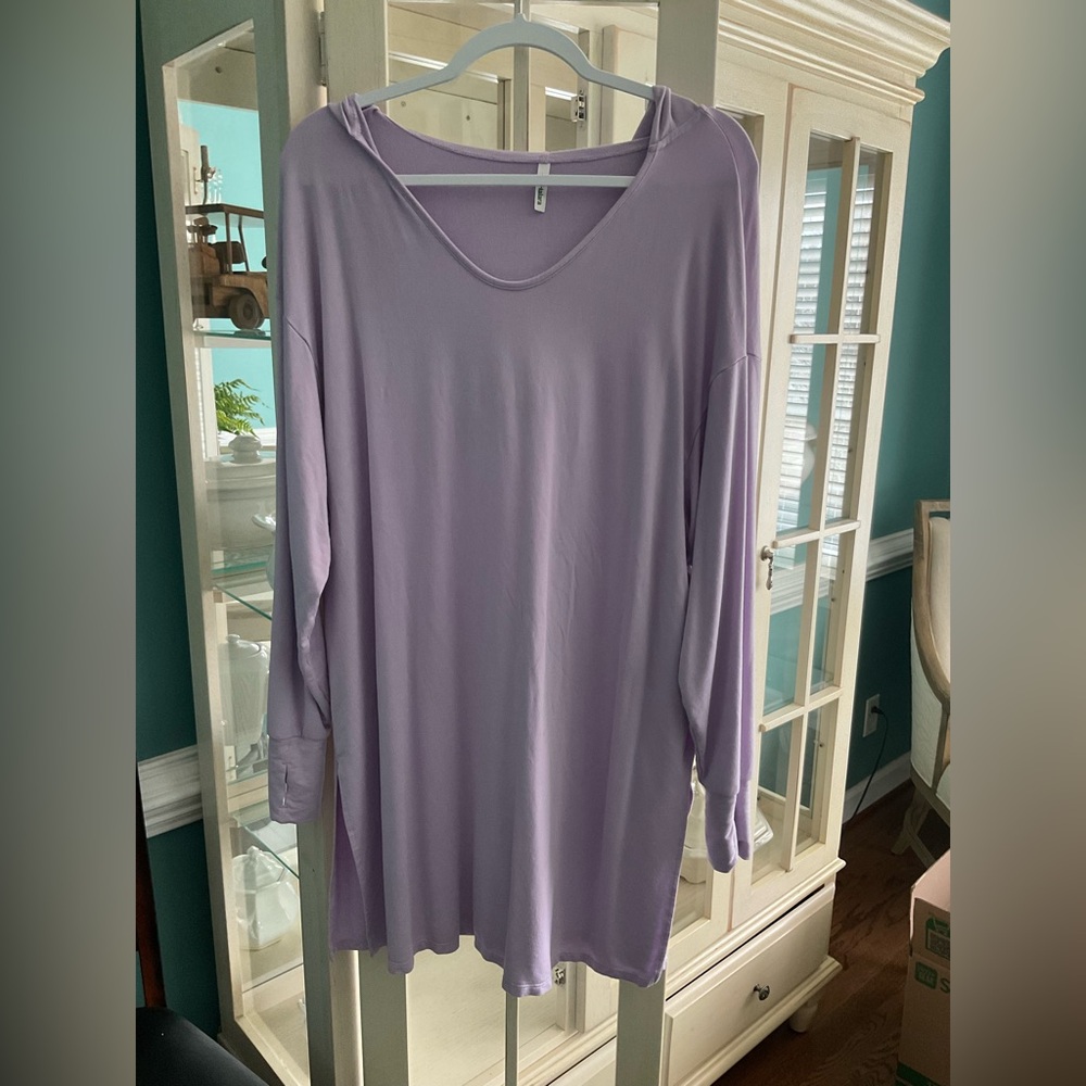 New from Halara Hooded V Neck Size M